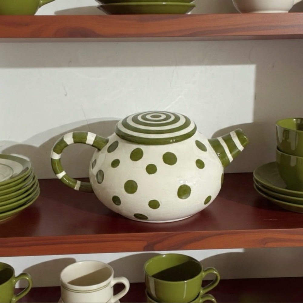 Decorative Green and White Polka Dot Teapot